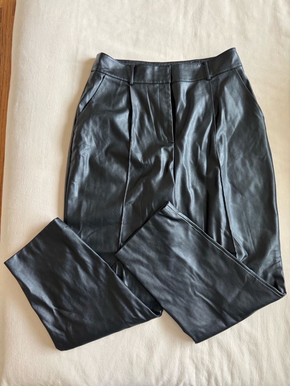 Ted Baker women’s Black Faux Leather Pleated Pants